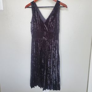 V neckline Velvet Midi Dress